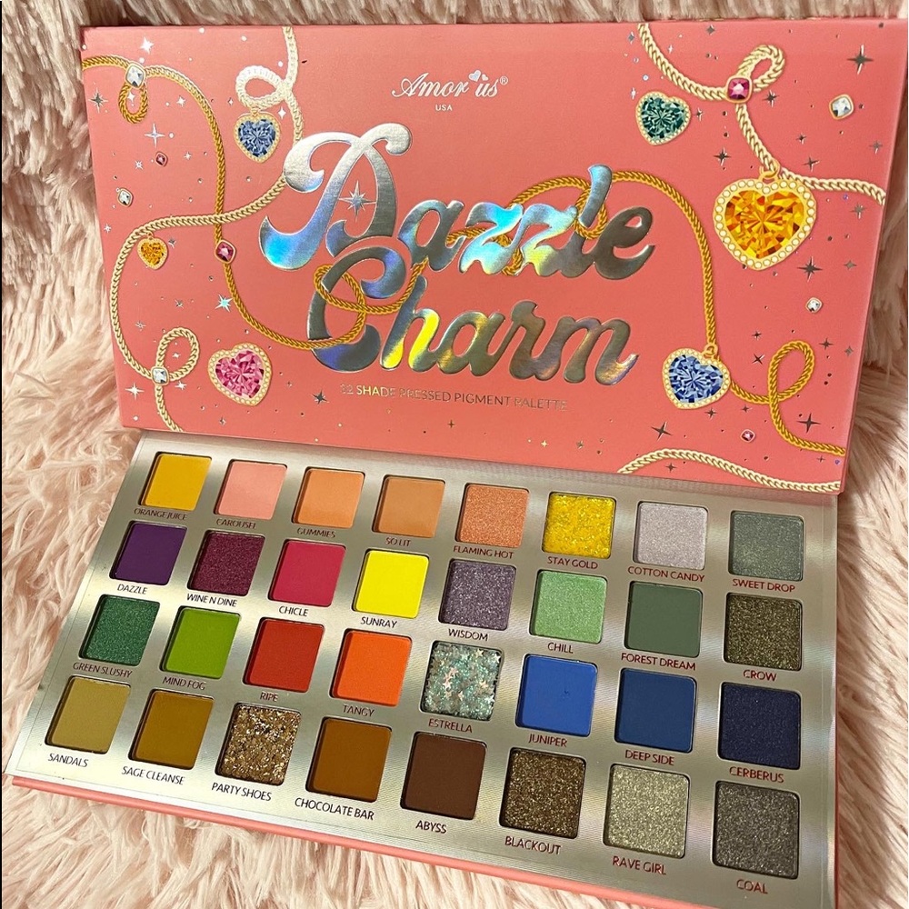 DAZZLE CHARM PALETTE